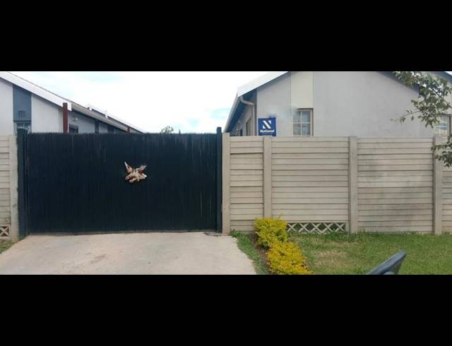 3 BEDROOM HOUSE FOR SALE IN SKY CITY
